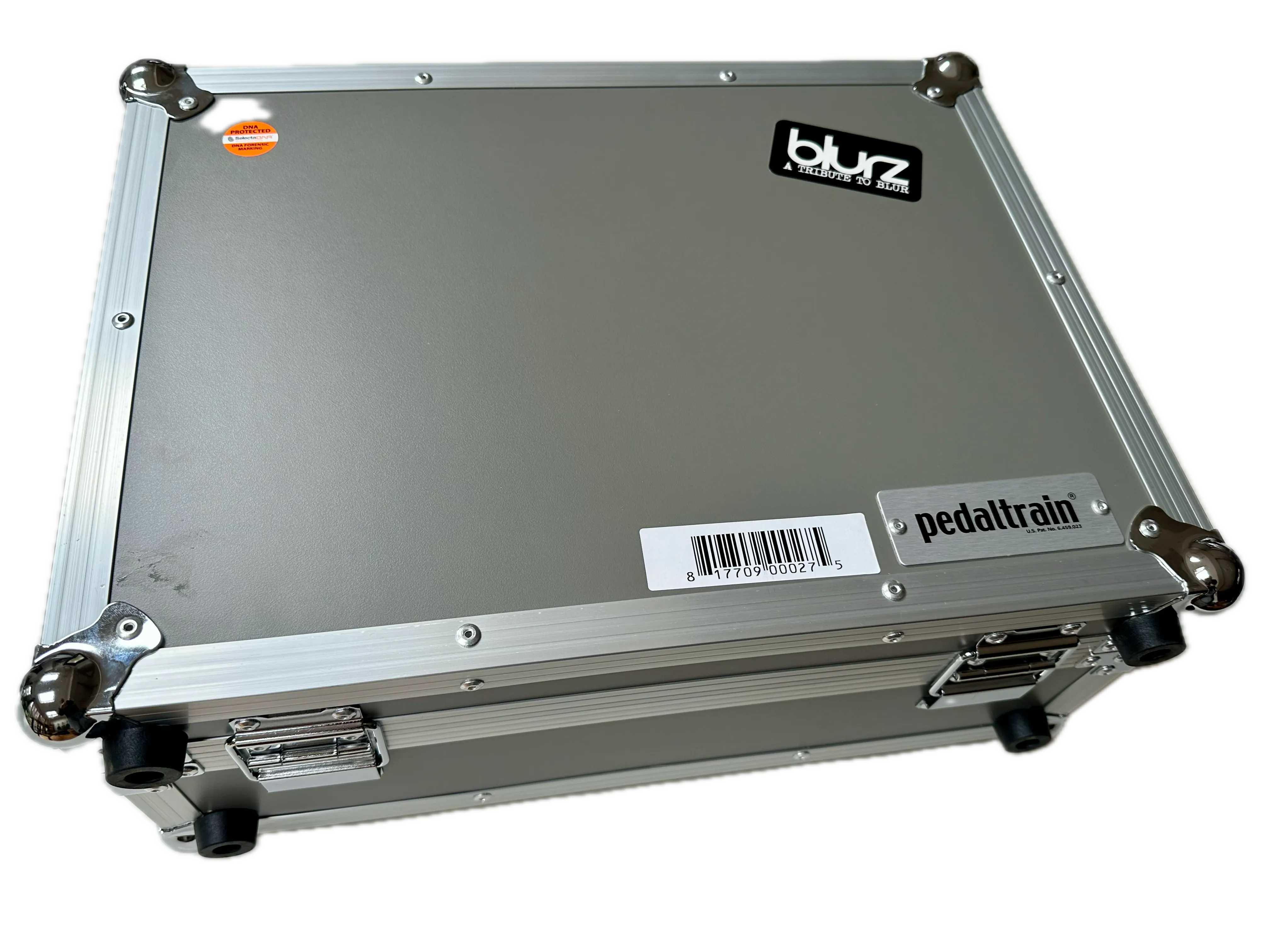 Blurz guitar pedalboard in tour case